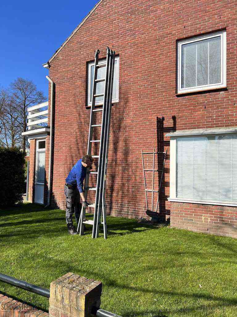 Groningen schoorsteenveger huis ladder