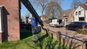 Schoorsteen onderhoud Groningen ladder bus